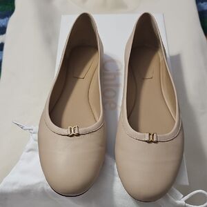 Chloe Cream Flats with Rounded Toe and Seamless Sole
